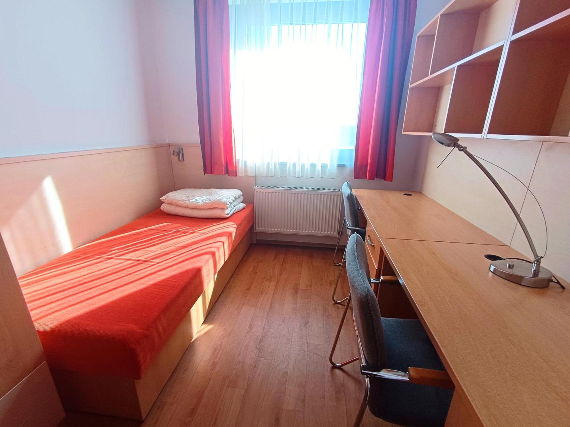 Famulus Kollegium Hostel Gyor Ngoại thất bức ảnh