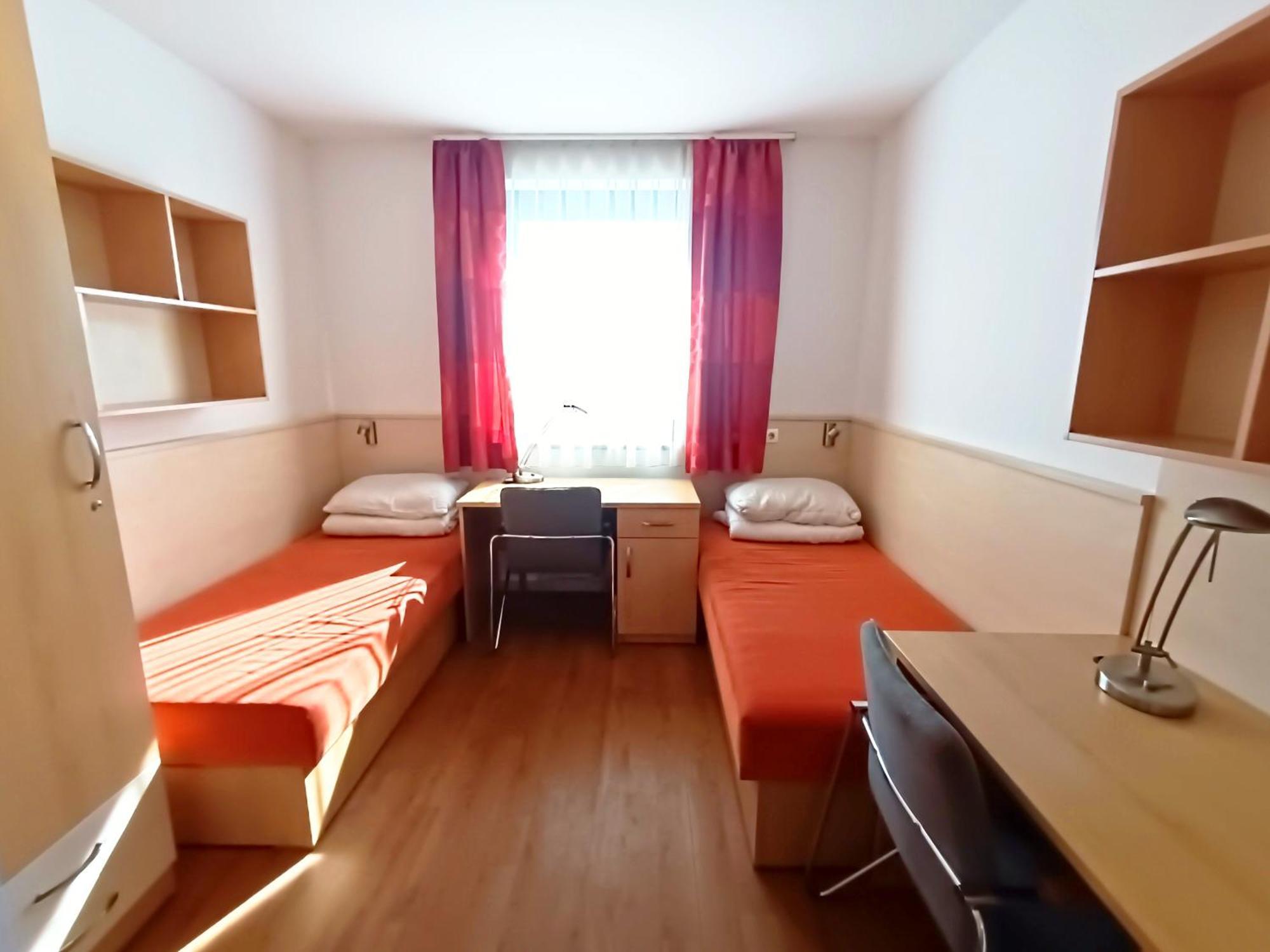 Famulus Kollegium Hostel Gyor Ngoại thất bức ảnh